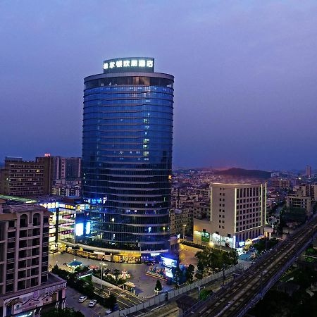 Hampton By Hilton Zhongshan Nanlang Екстериор снимка