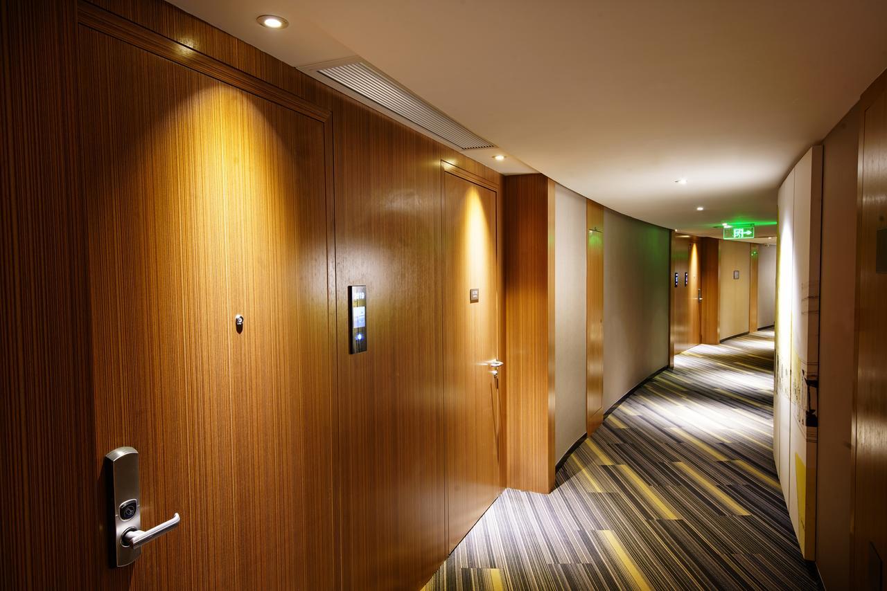 Hampton By Hilton Zhongshan Nanlang Екстериор снимка